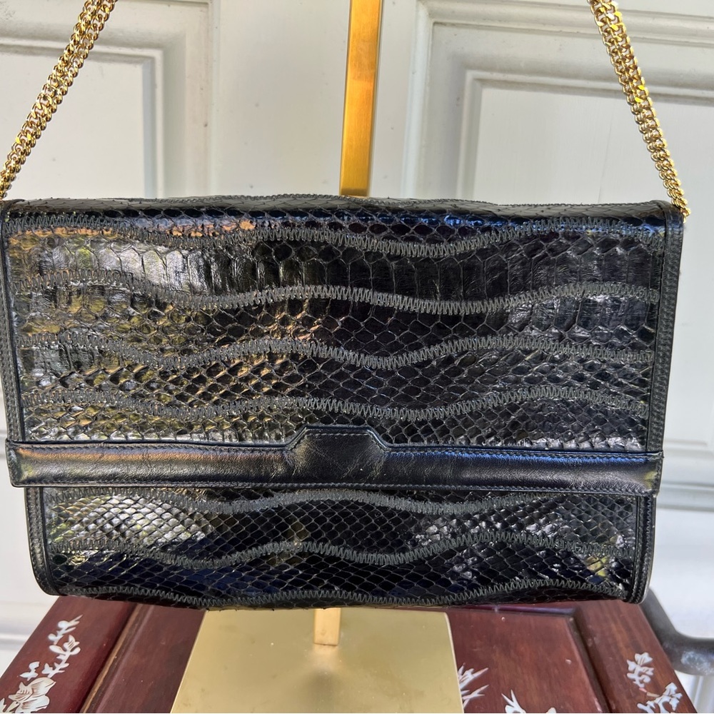 Venetto Elegant ❤️Vtg., Black Snakeskin Purse Evening  Bag❤️Gold Chain